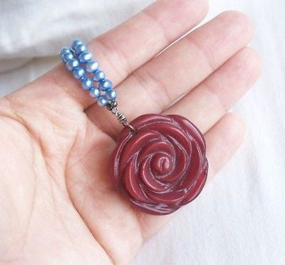 Fresh Water Pearls Necklace with Rose Pendant